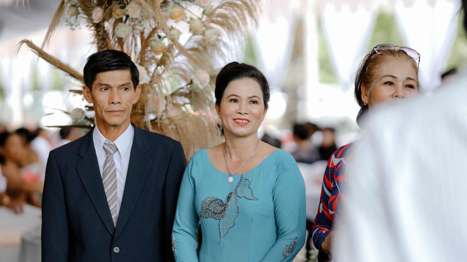 Secrets to Survive and Impress Your Thai Girlfriend's Family - Don't Miss!