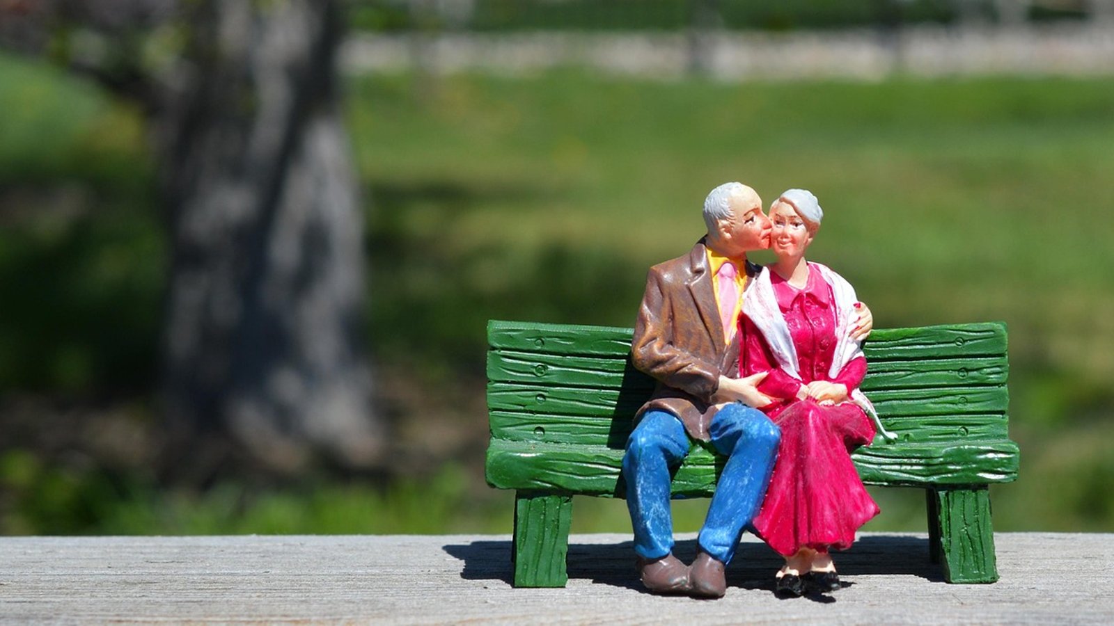 Retiring to Thailand? Get Your Spouse a Visa Too with One Application