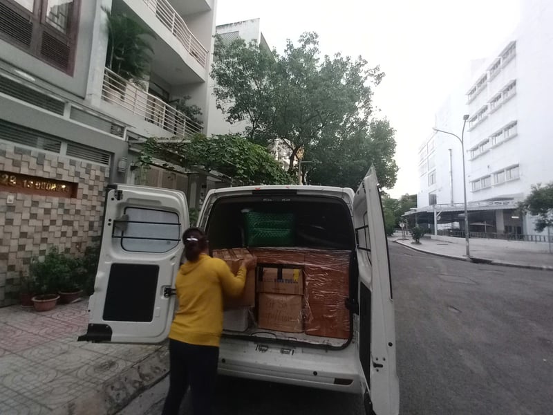 “Chuyển nhanh – Đến an toàn – Nhẹ tênh mọi nỗi lo.”