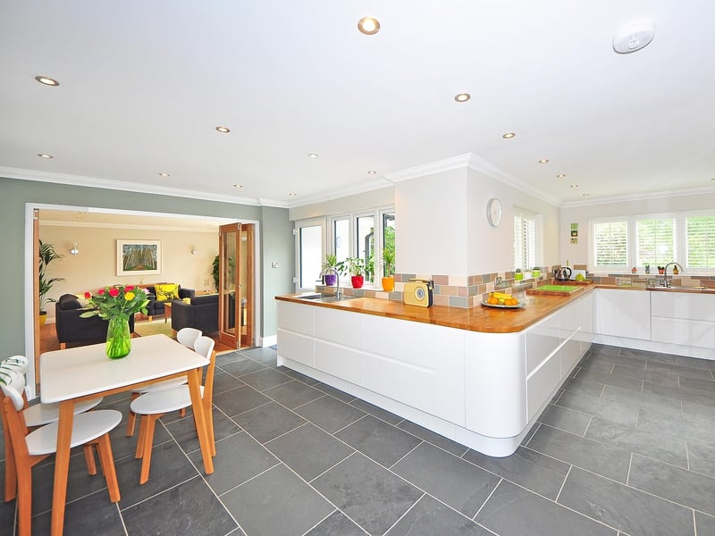 Kitchen Tile Cleaning Service in HCM